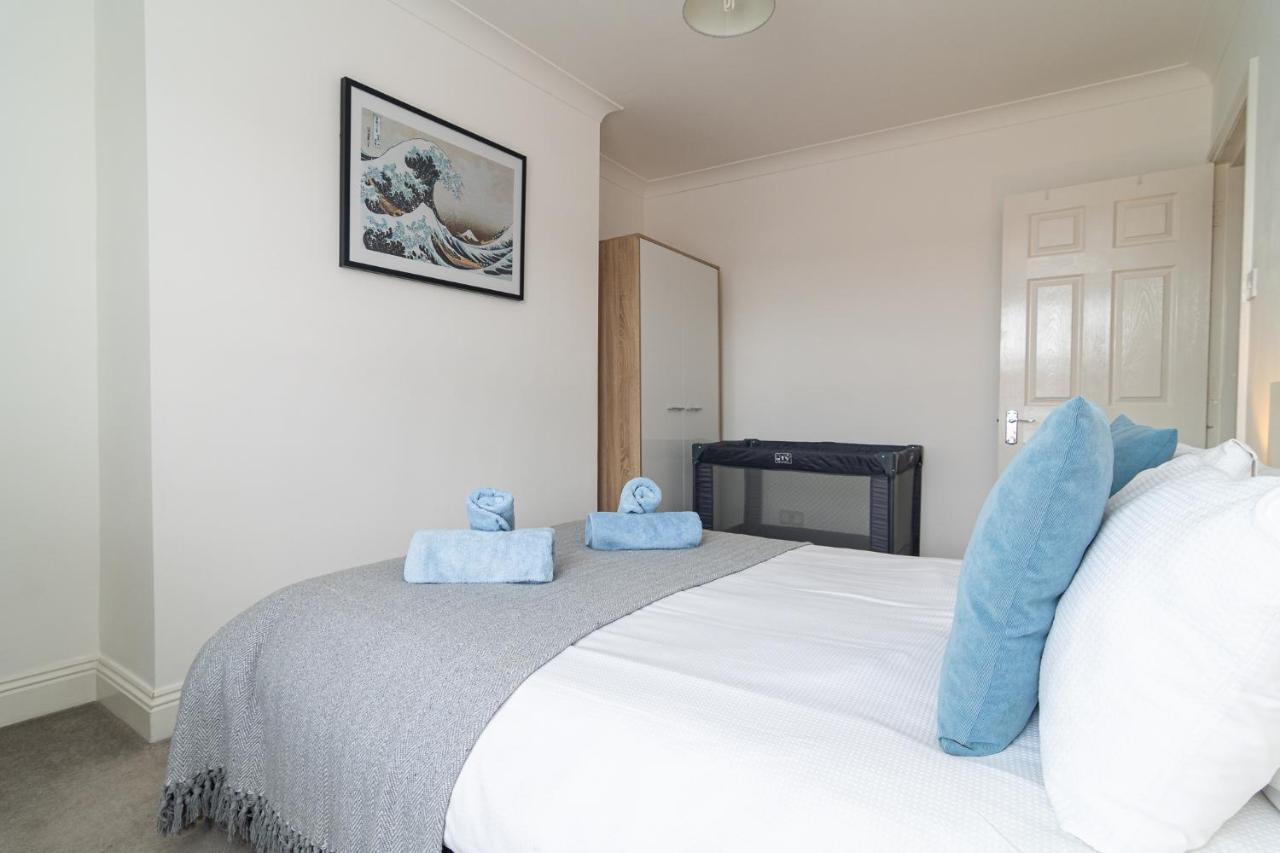 Light And Airy 1 Bedroom Flat 700M From The Beach Борнмут Экстерьер фото